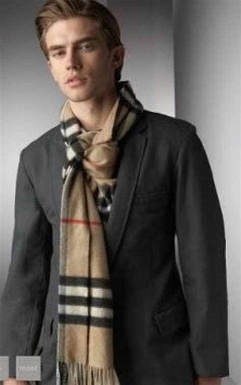 mens scarf style burberry